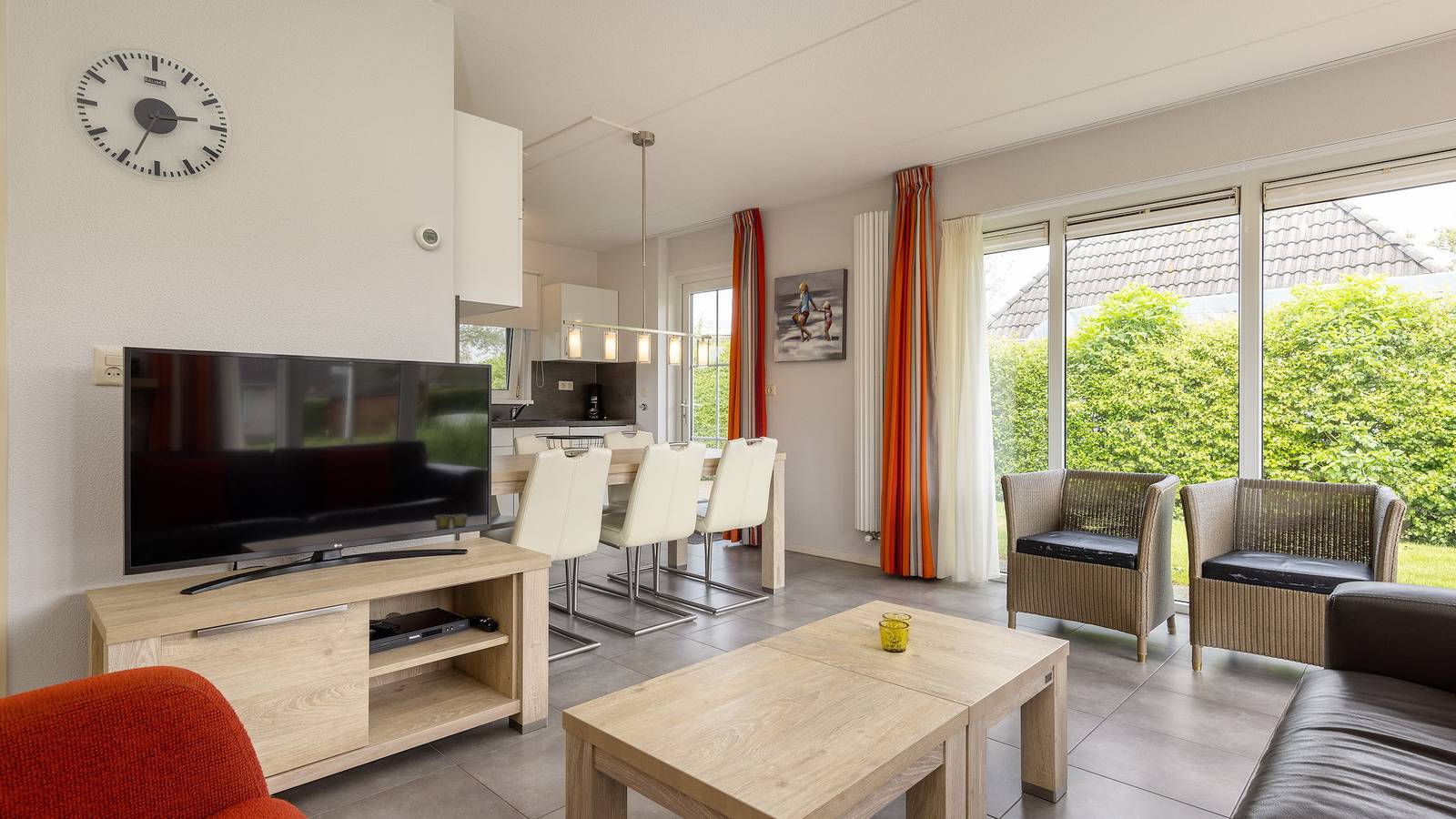 Summio Vakantiepark It Wiid — Wellness Wetterbungalow 6 in Earnewâld, Nationalpark De Alde Feanen