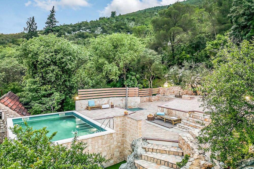 Awesome home in Vrgorac in Makarska Riviera