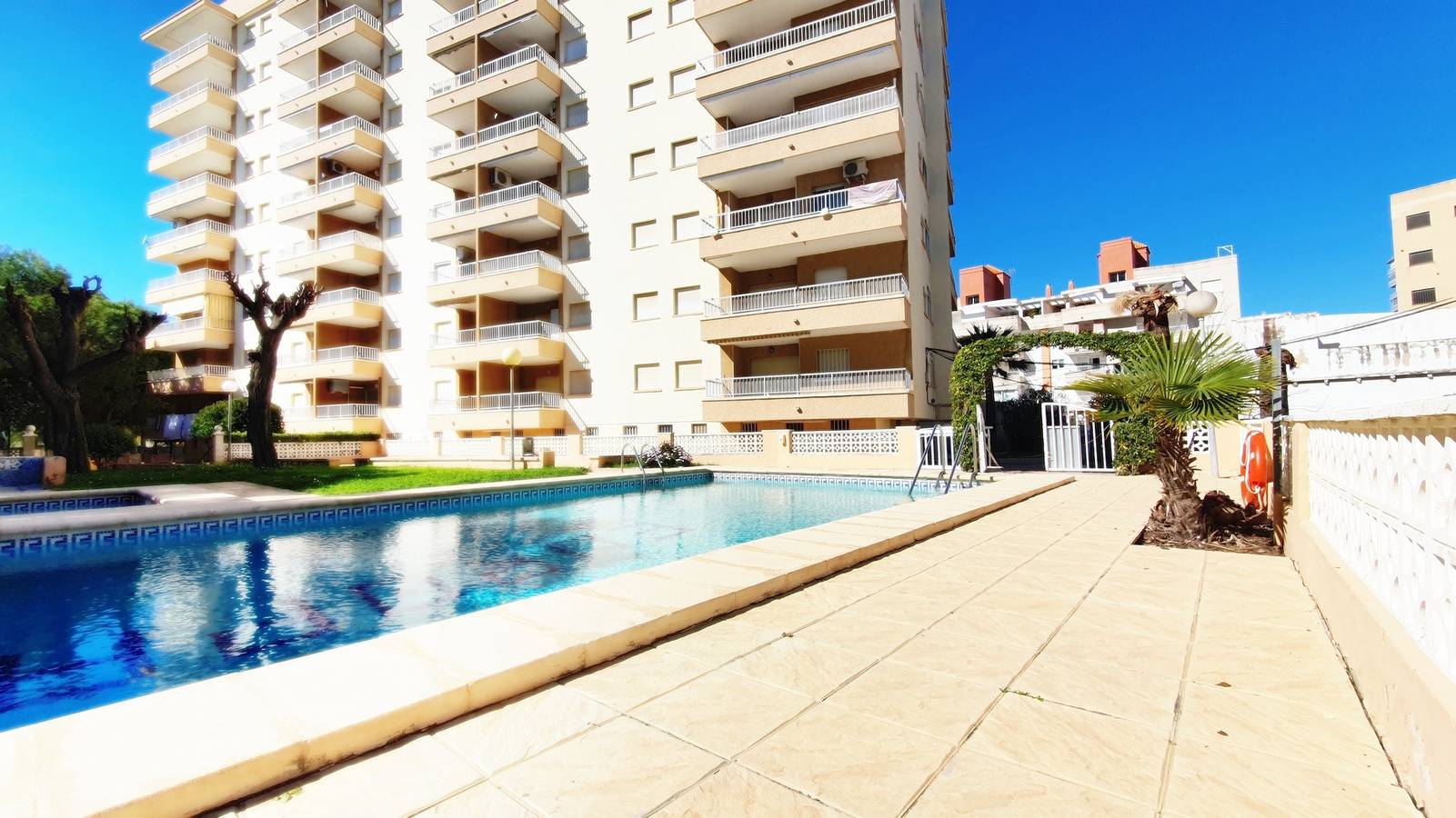 Apartamento entero, Apartamento de vacaciones para 5 personas con jardín in Miramar, Costa de Valencia