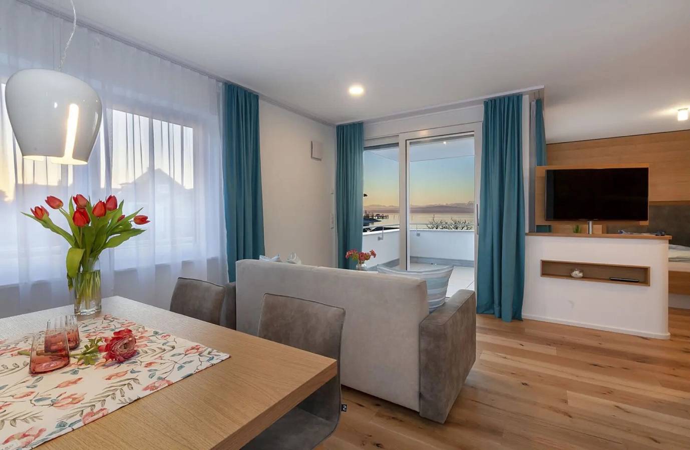 Apartamento entero, Apartamento '2' con vistas al lago y wifi in Immenstaad, Immenstaad am Bodensee