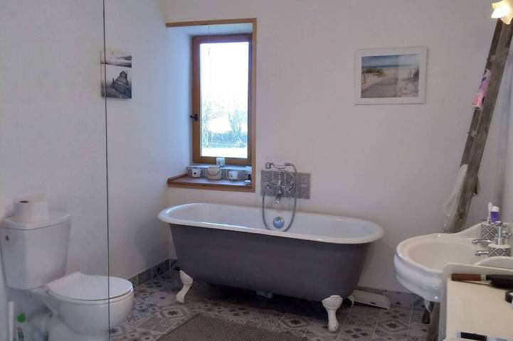 Gîte pour 9 personnes, avec jacuzzi ainsi que sauna et jardin à Aulnay - 4