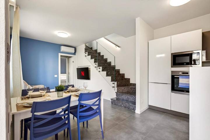 Villa pour 4 personnes, avec Balcon et Terrasse ainsi que Jardin et Vue sur le lac à Commune de Varenna