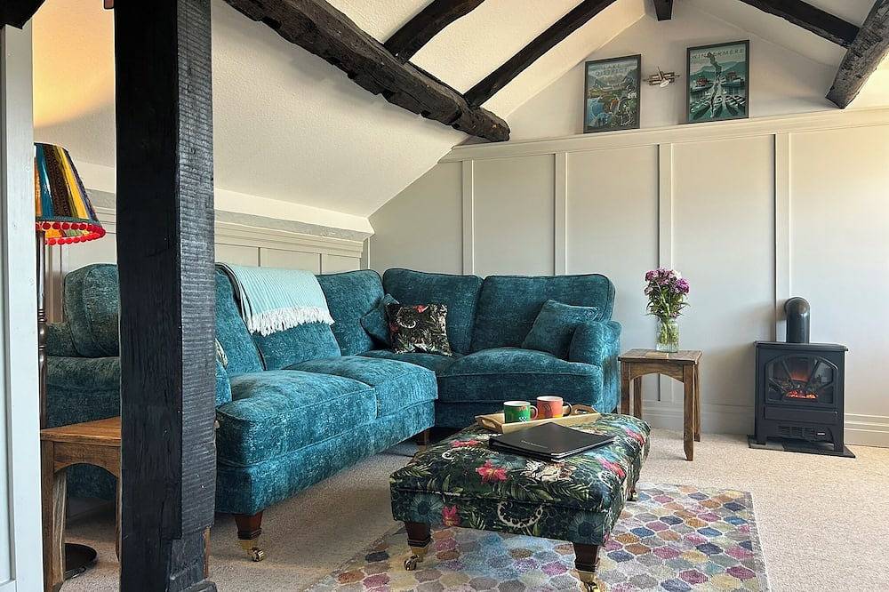 Entire apartment, Unique apartment in Cartmel centre. Unrivalled location.Garden.Fab views.Sleeps4 in Cartmel, Lake District
