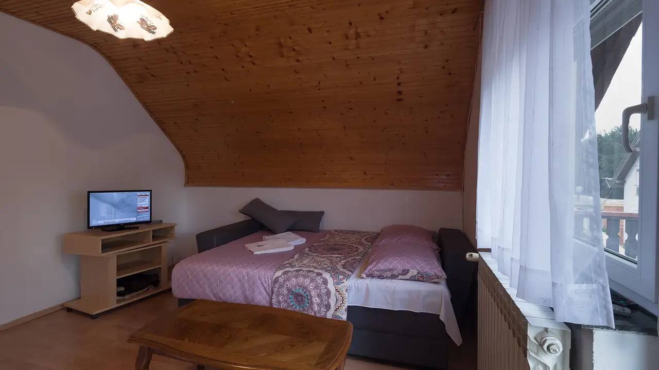 Ganze Ferienwohnung, Ferienwohnung für 6 Personen (58 m²) in Smoljanac in Smoljanac, Lika-Senj