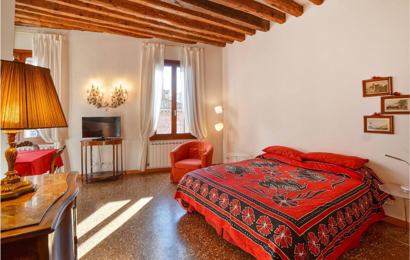 Ganze Ferienwohnung, Gemütliche Wohnung mit AC und kostenlosem Internet, in der Nähe von Zaza Club in Venedig, Venedig Provinz