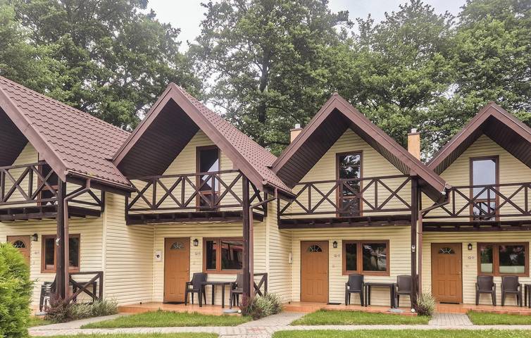 Ferienhaus für 6 Personen mit Terrasse in Granica Łazy, Powiat Koszaliński
