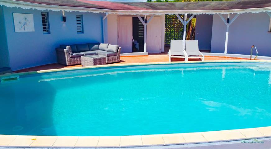 Location de vacances pour 8 personnes, avec terrasse et jardin, animaux acceptés à Le Gosier - 3