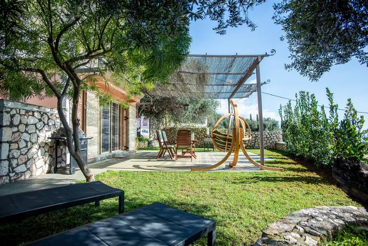 Villa für 10 Personen, mit Garten und Meerblick sowie Ausblick in Kefalonia