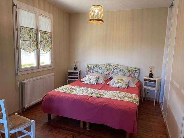 Chambre d’hôte pour 2 personnes, avec jardin ainsi que vue et balcon