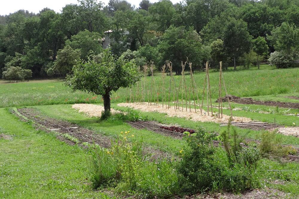 Gîte à la ferme: Des Vacances Autrement! in Lauris, Parc naturel régional du Luberon