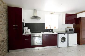 Gîte pour 4 personnes, avec terrasse et jardin à Marzan