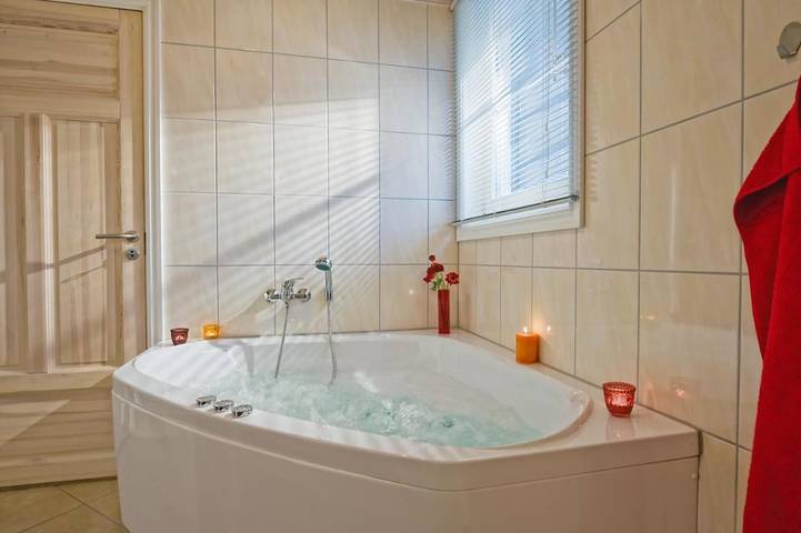 Bungalow für 4 Personen, mit Sauna und Whirlpool sowie Terrasse am Scharmützelsee - 2
