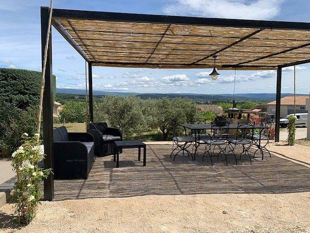 Location de vacances pour 8 personnes, avec terrasse ainsi que jardin et piscine, animaux acceptés dans le Vaucluse - 4