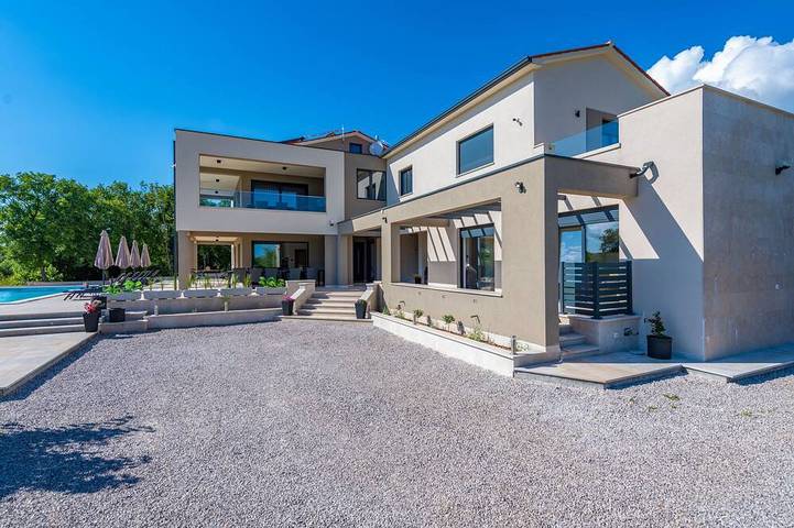 Villa Silente - Luxuriöse und Moderne Villa nur Wenige Minuten vom Meer Entfernt in Raša, Côte Est de l'Istrie