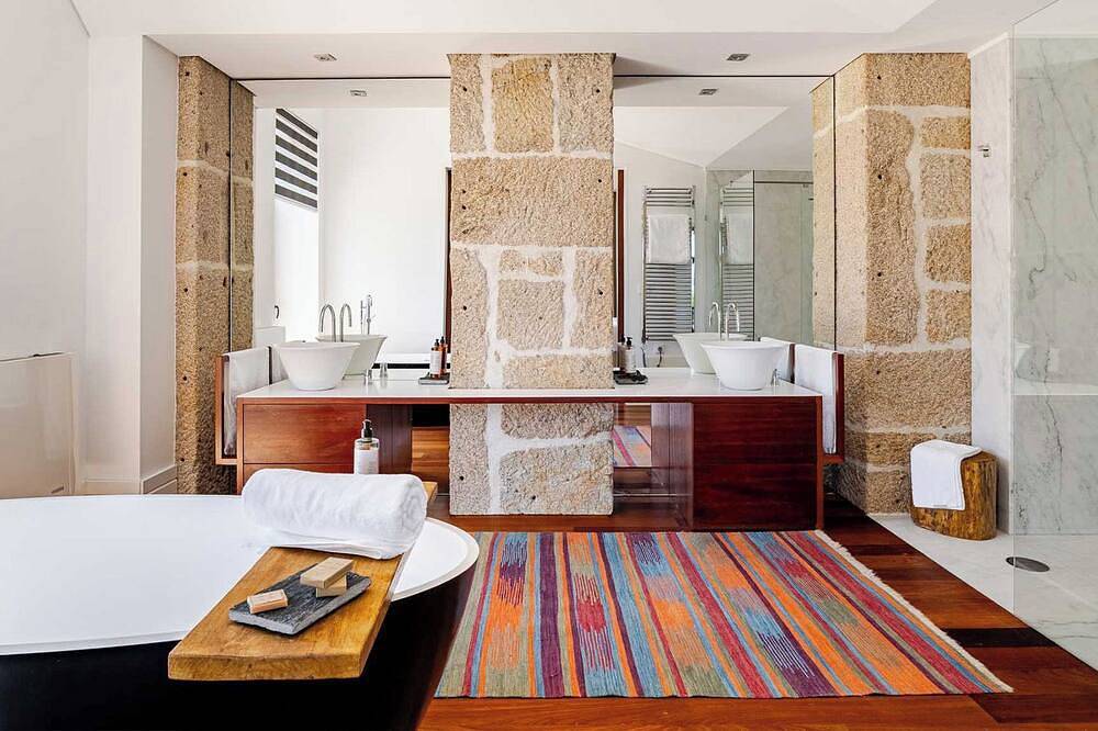 Douro Farmhouse with Indoor Pool and Modern Aesthetic, foto 10