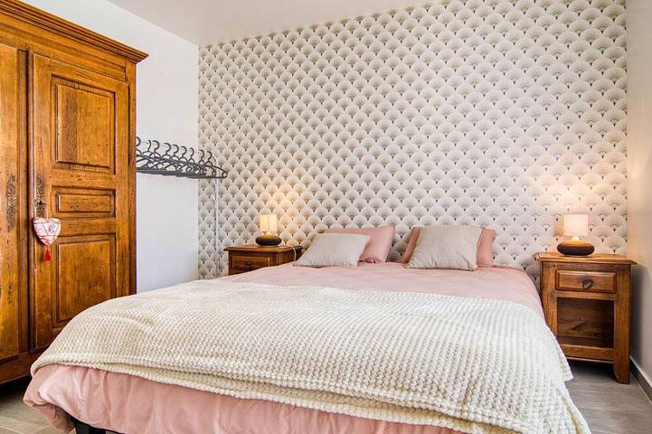 Location de vacances pour 8 personnes, avec jardin ainsi que piscine et terrasse à Garéoult - 2