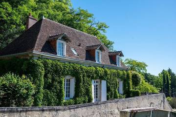 Gîte pour 4 personnes, avec jardin et terrasse à Nazelles-Négron