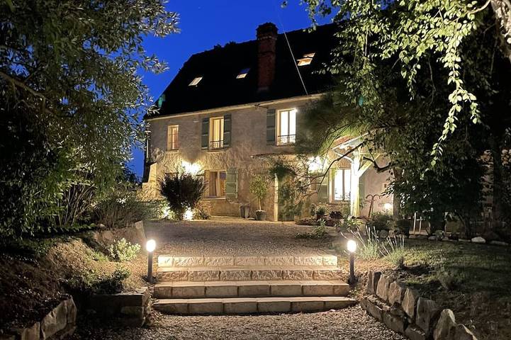 Gîte pour 12 personnes, avec Terrasse et Jardin