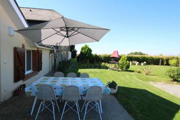 Gîte pour 6 personnes, avec jardin dans Riupeyrous
