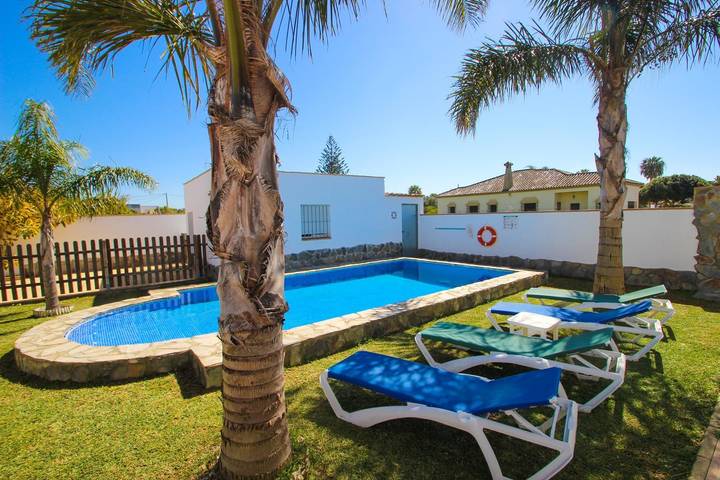 Location de vacances pour 5 personnes, avec piscine et jardin, adapté aux familles à Conil de la Frontera - 4