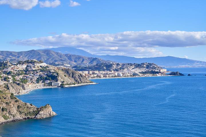 Appartement entier, Appartement 'Vista Al Mar' avec vue sur la mer, Wi-Fi et climatisation in La Herradura, Almuñecar