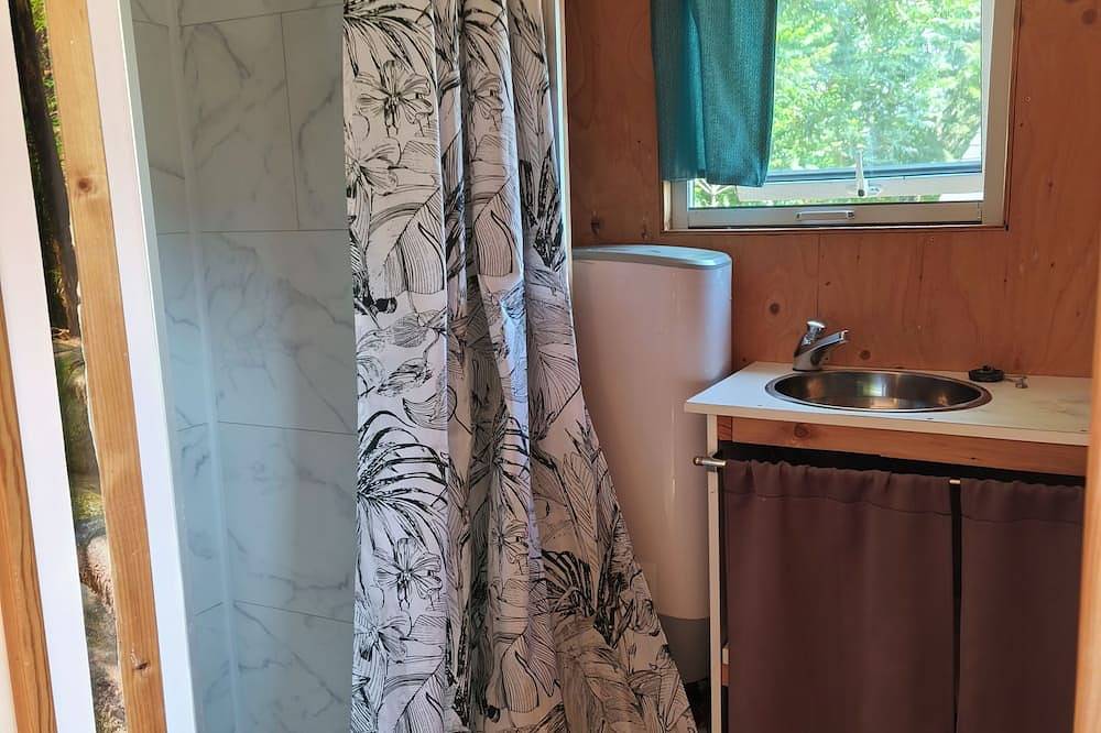 Tiny house \"La Mignonette\". Nature escape in the heart of Matheysine in Saint-Jean-de-Vaulx, Vercors