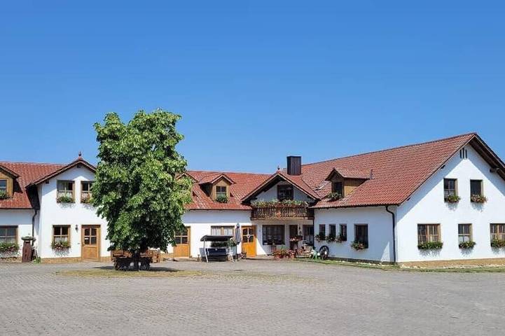 Ganze Wohnung, Gemütliche Ferienwohnung (60qm) für Familien mit Kindern in Neunburg vorm Wald, Naturpark Oberpfälzer Wald