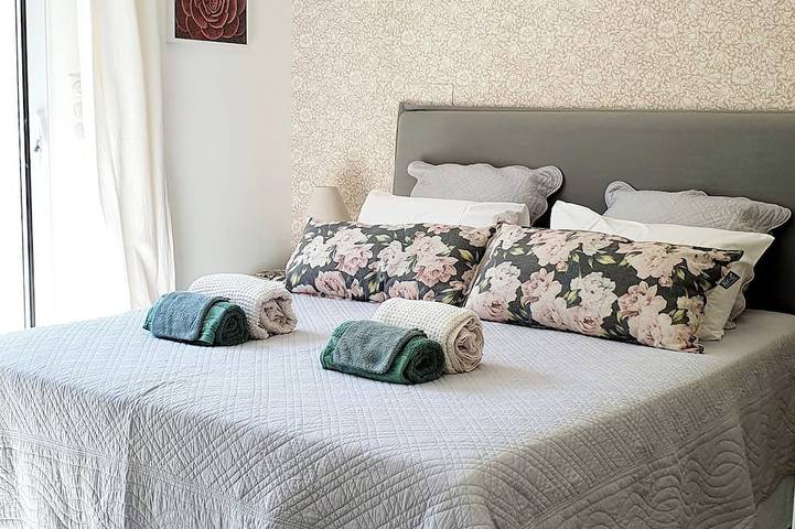 Location de vacances pour 8 personnes, avec jardin à Lembras - 3