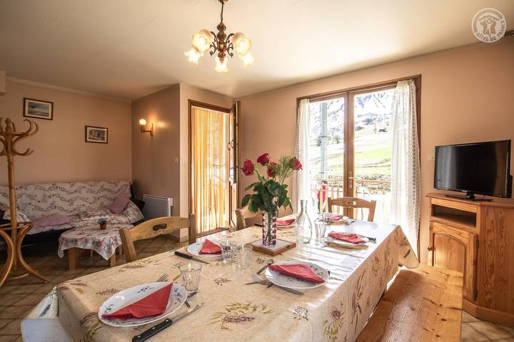 Gîte pour 7 personnes, avec terrasse, animaux acceptés à Albiez-Montrond - 3