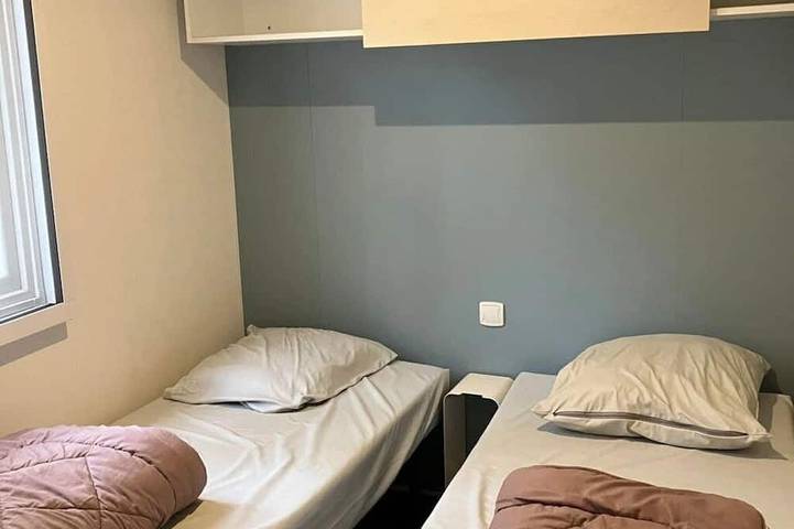 Zecamping 3 étoiles piscine chauffée toboggans mobil-home Tv 27m2 in Bollène, Vaucluse