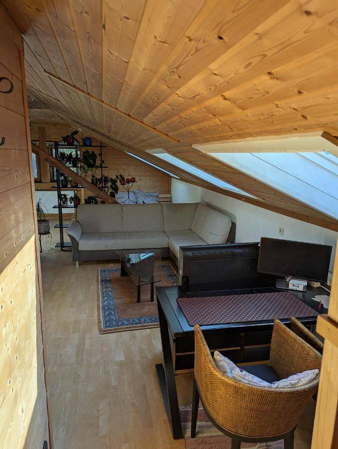 Ganze Wohnung, Eigene Etage im charmanten Holzhaus in Miesbach, Bayerische Alpen