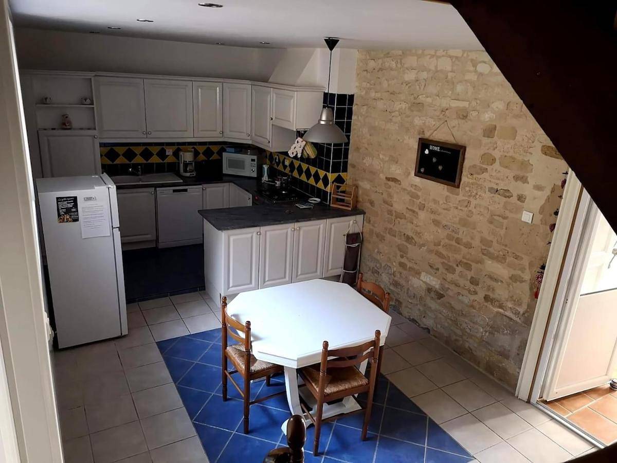 Four-Bedroom House in Dampierre-sur-Boutonne, Région de Saint-Jean-d'Angély