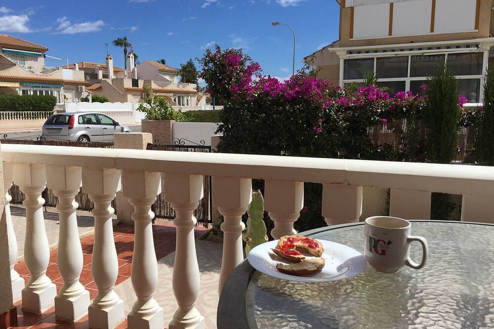 Immaculate and Spacious Playa Flamenca Townhouse Long Term Reduced Rental Rates in Playa Flamenca, Orihuela