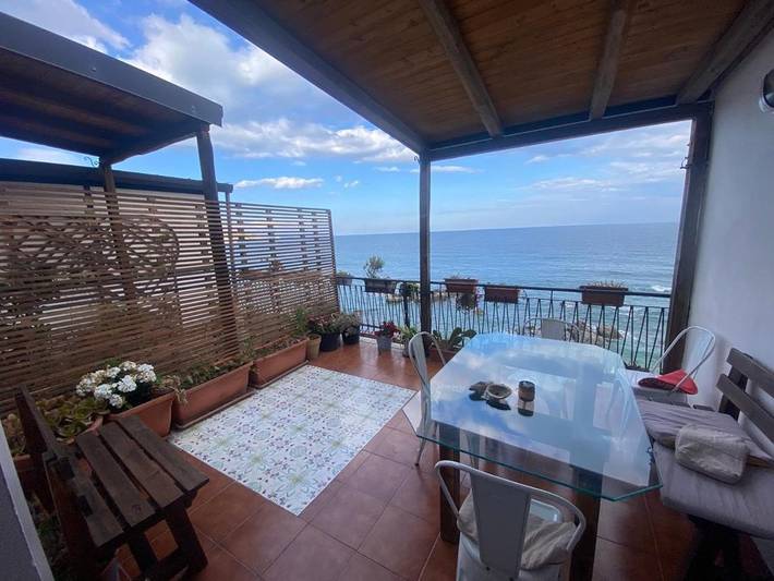 Maison d’hôte pour 2 personnes, avec Balcon ainsi que Terrasse et Vue à Giardini-Naxos - 2