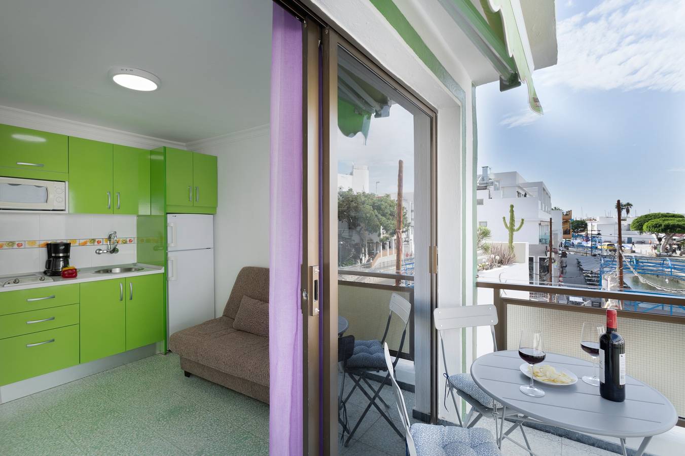 Entire apartment, Vacation Apartment 'Los Angeles 3' with Sea View, Shared Terrace and Wi-Fi in Puerto de Mogan, Mogán