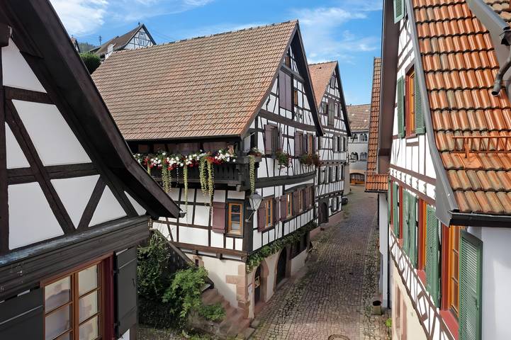 Entire apartment, Holiday Apartment 'Im Strumpfweberhaus' with Private Terrace and Wi-Fi in Schiltach, Kinzig Valley