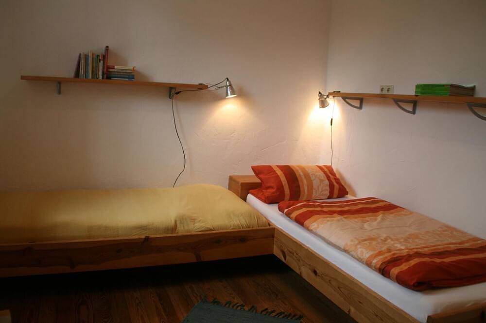 Ganze Wohnung, Stilvolle Fewo in Bad Honnef: Eigene Terrasse, Parkblick & Erholung pur! in Bad Honnef, Siebengebirge