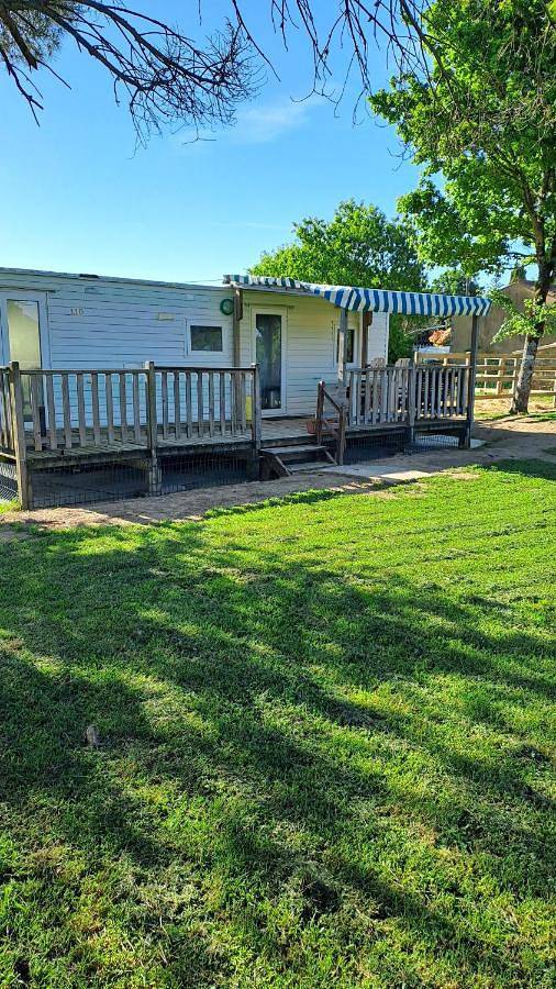 Location de vacances pour 9 personnes, avec terrasse à Le Tablier - 2