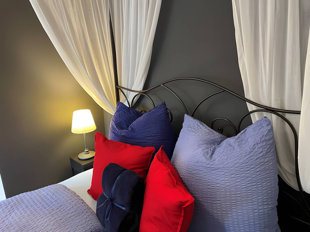 Appartement entier, Gîte bleu - Paradis de Provence in Le Pin, Région de Nîmes