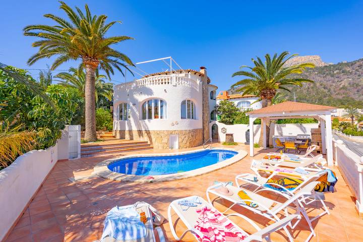 Chalet para 9 personas, con terraza y jardín - 1