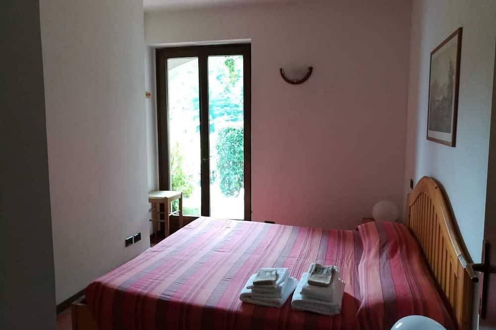 Ganze Wohnung, Wohnung mit Garten, 400 m vom See, tolle Aussicht in Musso, Pianello del Lario