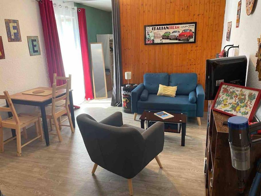Appartement entier, One-Bedroom Apartment in Dol-de-Bretagne, Région de Saint-Malo
