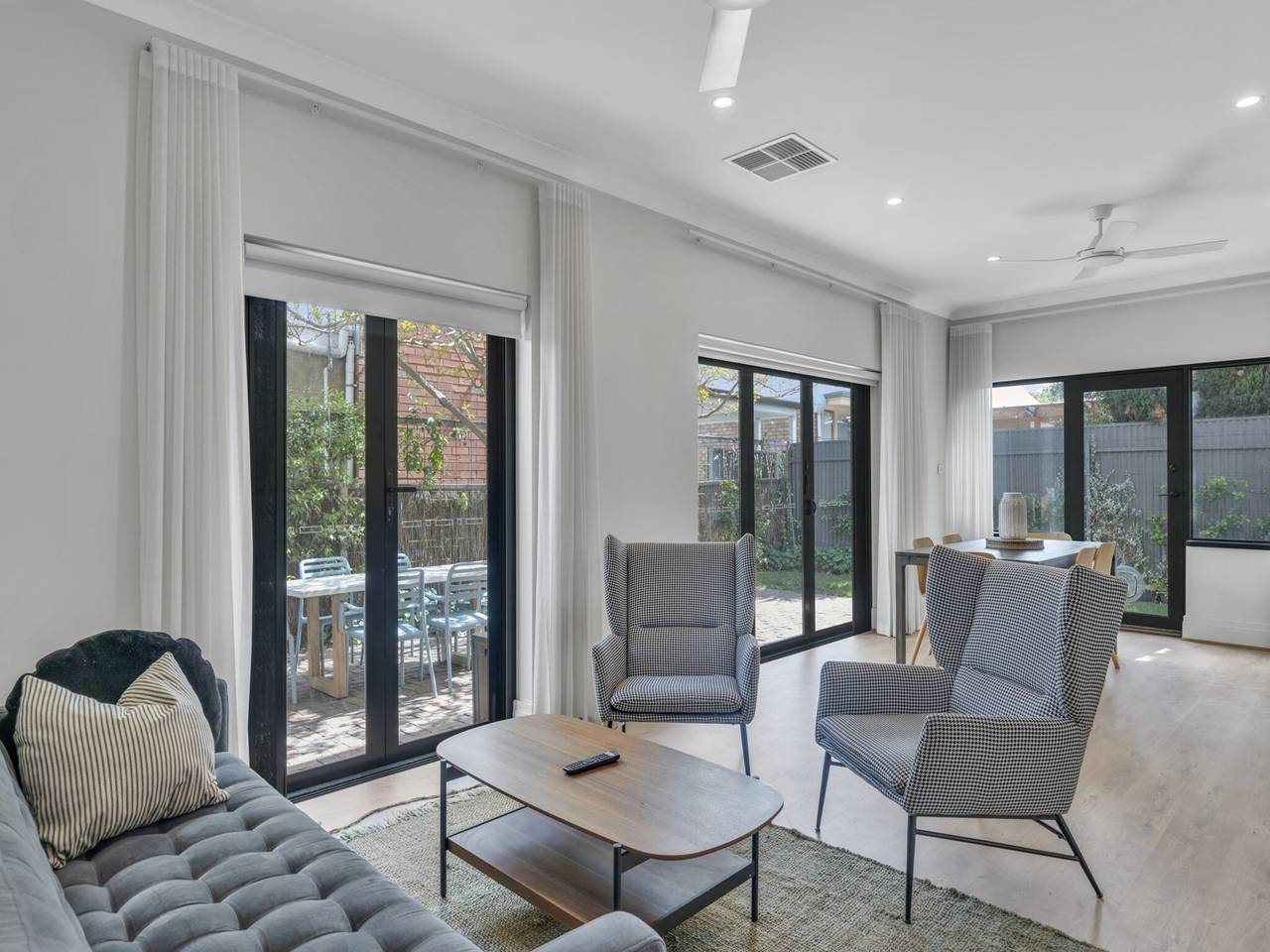 Ganze Wohnung, Familienrefugium mit Balkon und Innenhof in Adelaide, South Australia