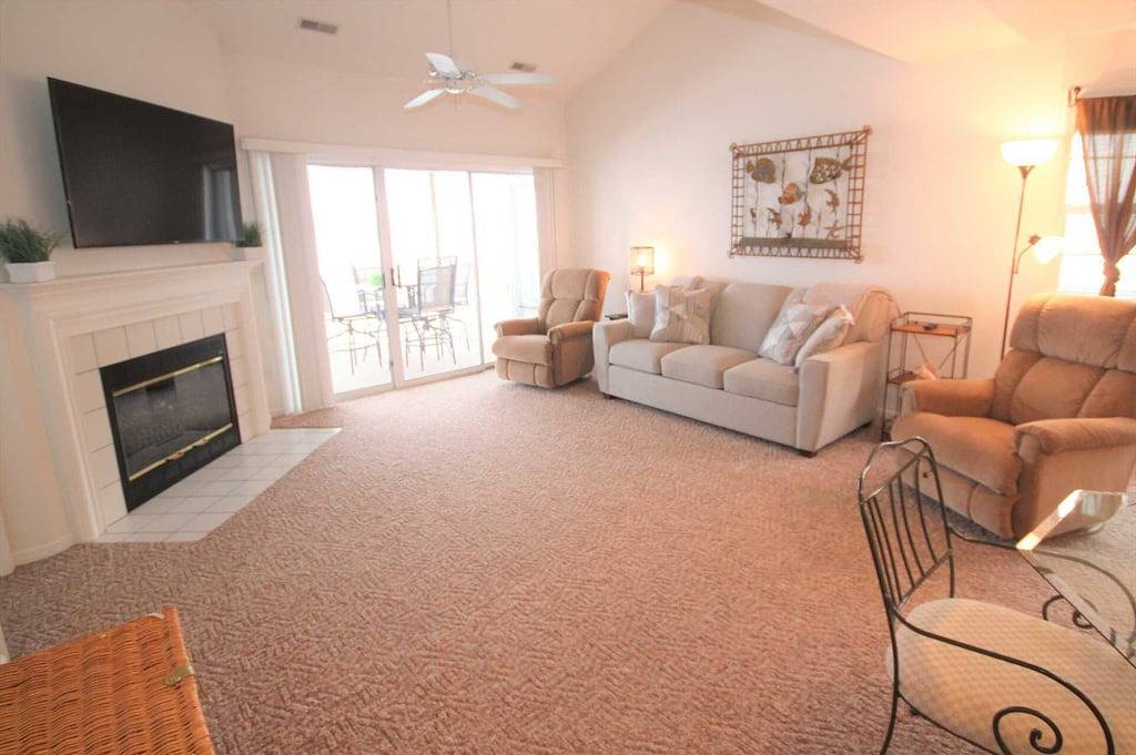 Ganze Wohnung, Stunning Top Floor View! Queen Bunk Bed! Family Friendly Harbour Towne Complex! Slip Close to Unit! in Lake Ozark, Lake of the Ozarks