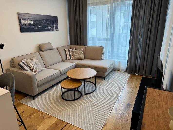 Ferienwohnung für 2 Personen, mit Ausblick und Balkon in Bratislava