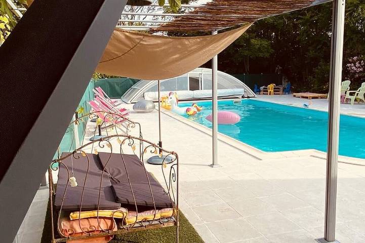 Gîte pour 5 personnes, avec Jacuzzi ainsi que Jardin et Piscine à Fargues