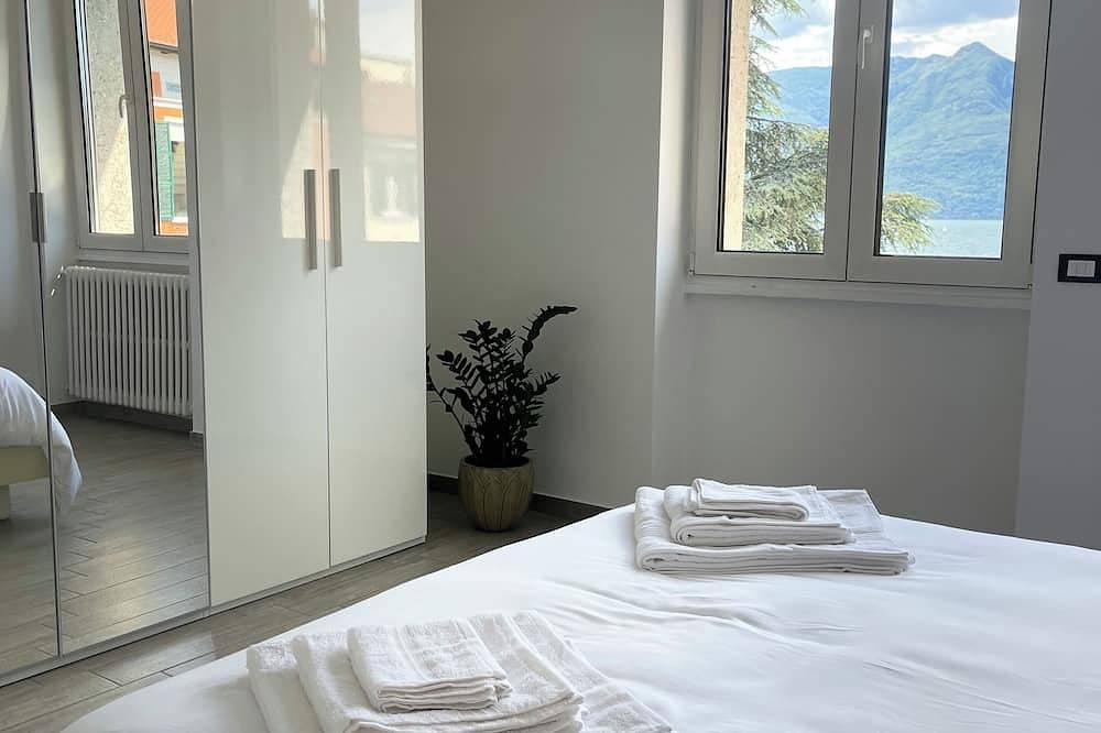 Ganze Wohnung, Honey House - Lake and Mountain View in Luino, Comune di Luino