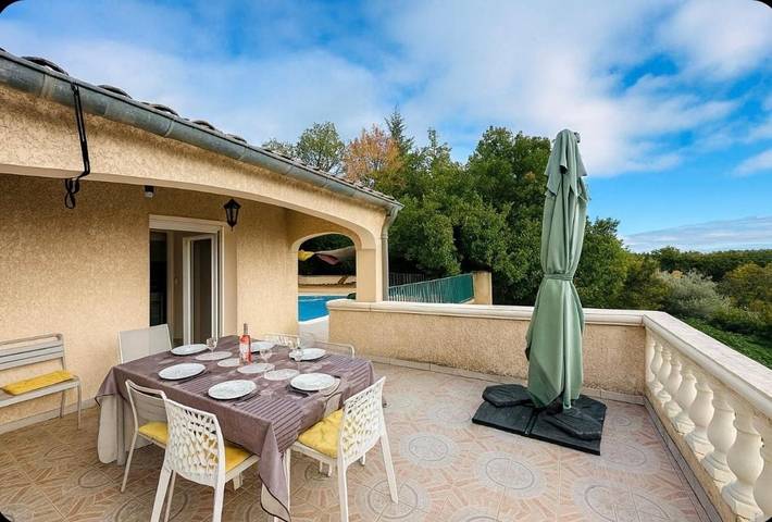 Location de vacances pour 15 personnes, avec terrasse ainsi que piscine et vue à Saint-Christol-lès-Alès - 3