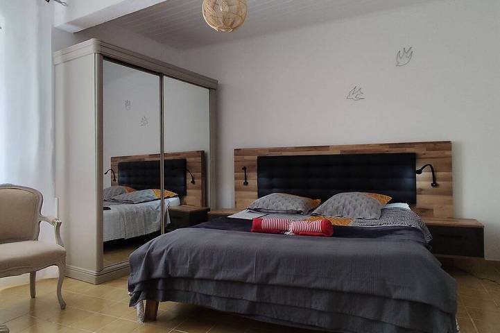 Location de vacances pour 3 personnes, avec piscine, animaux acceptés à Robion - 3