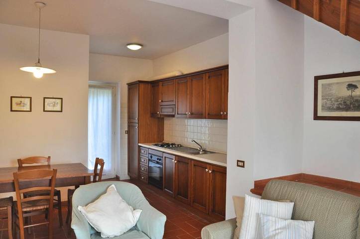 Agriturismo per 4 persone, con balcone e piscina nonché giardino in Capranica